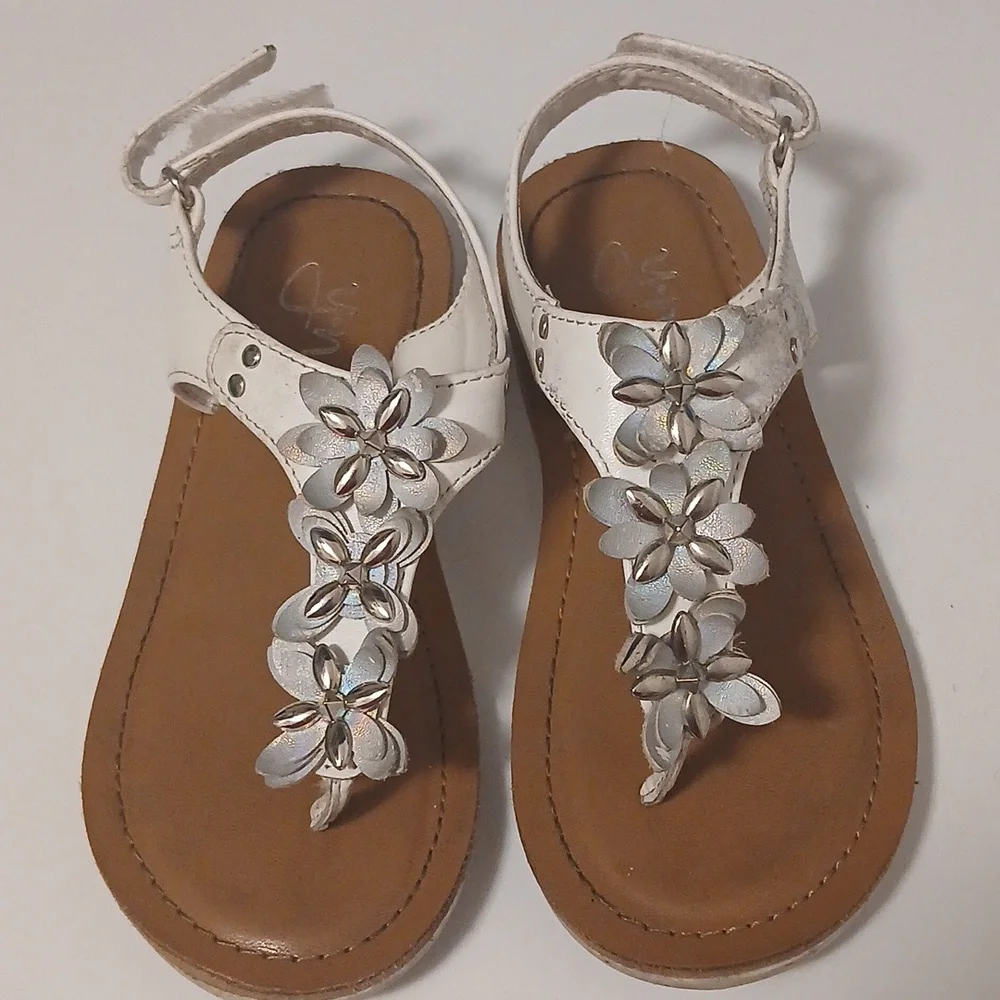 Y•Not? Kid Girls Thong Sandal with Metallic Silver Flower Accents - White 12M